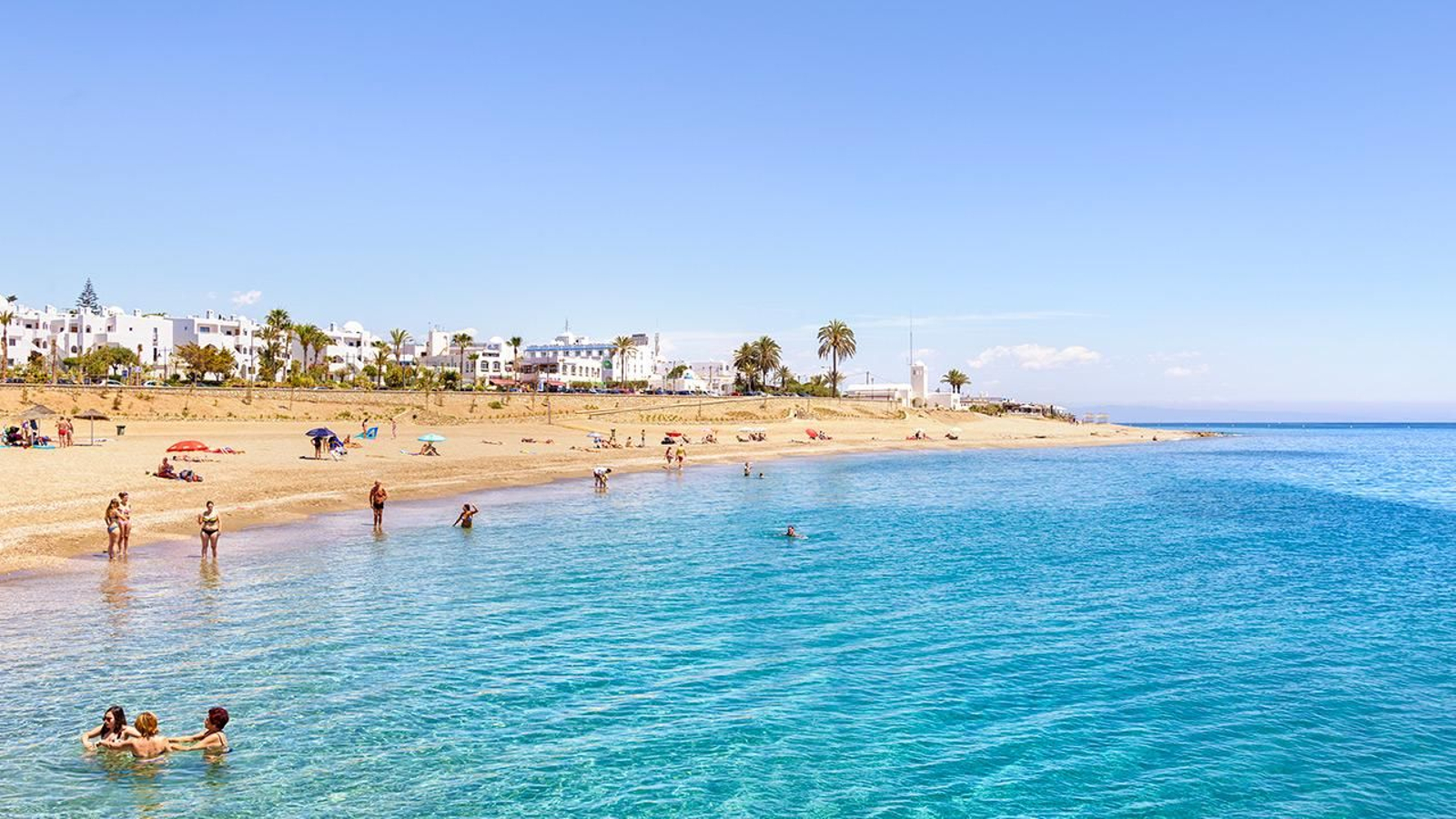 Mojácar, con cinco arenales galardonados, supera a las otras cinco playas del Levante Almeriense