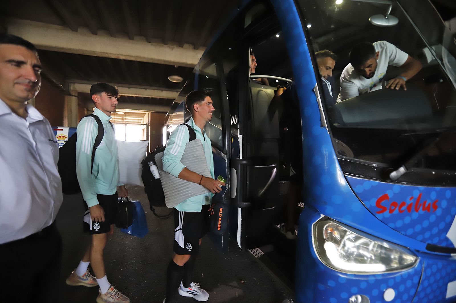 Imágenes de la salida del Recreativo de Huelva a Cáceres