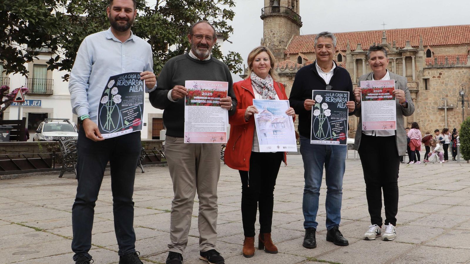 Presentación de la Primavera Cultural de Hinojosa del Duque en la Plaza de la Catedral.