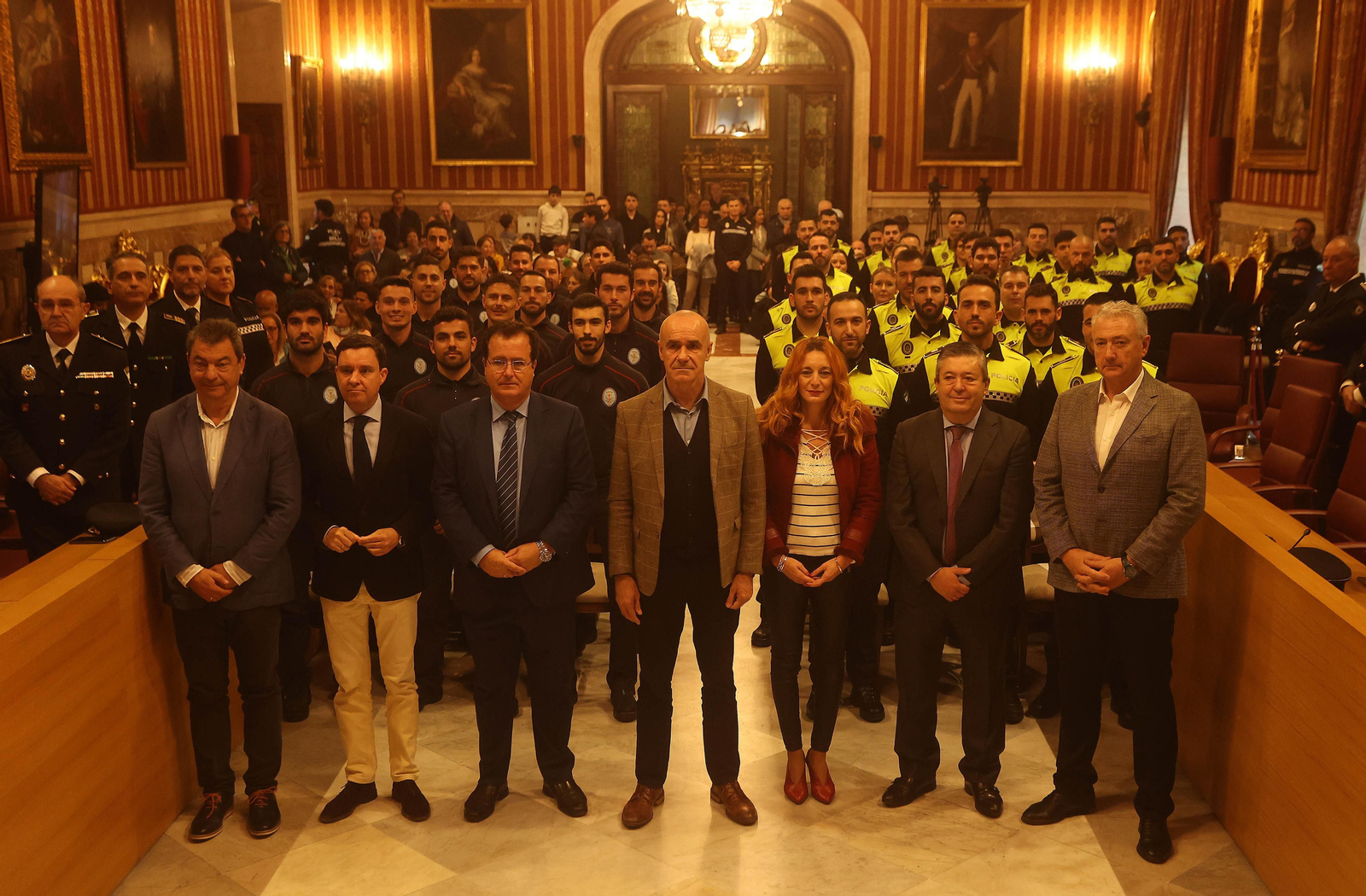 Toma de posesión de los nuevos agentes de la policía local y bomberos
