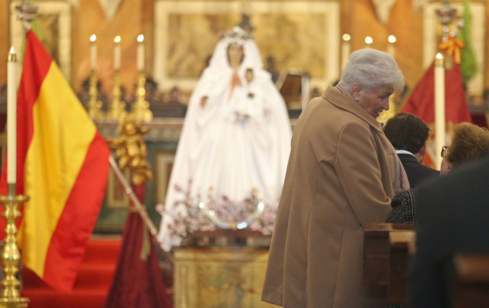 Fotos de la misa de despedida de la Virgen Santa María La Coronada en San Roque