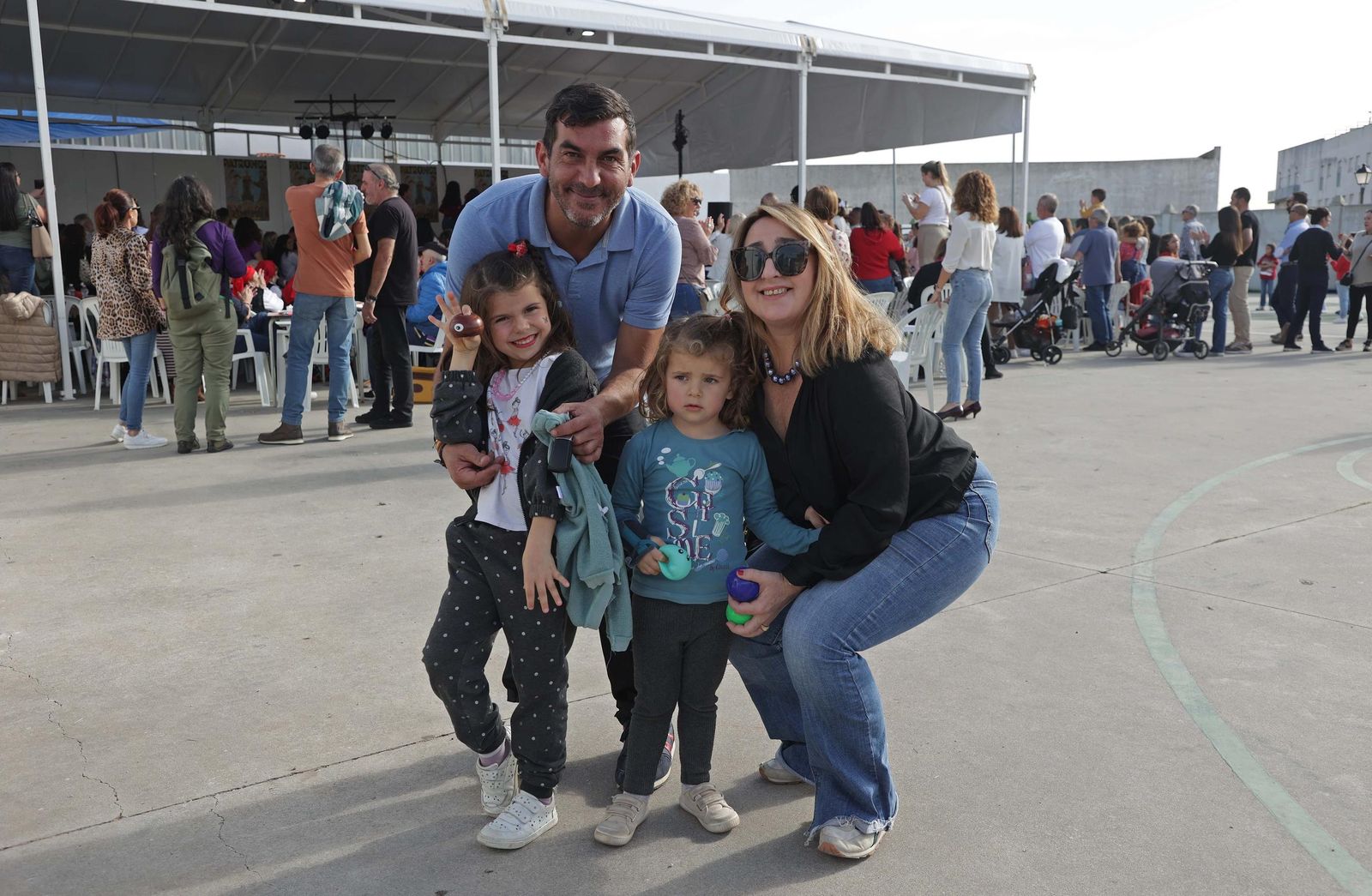 Búscate en las fotos de la Olla de San Isidro en Los Barrios .