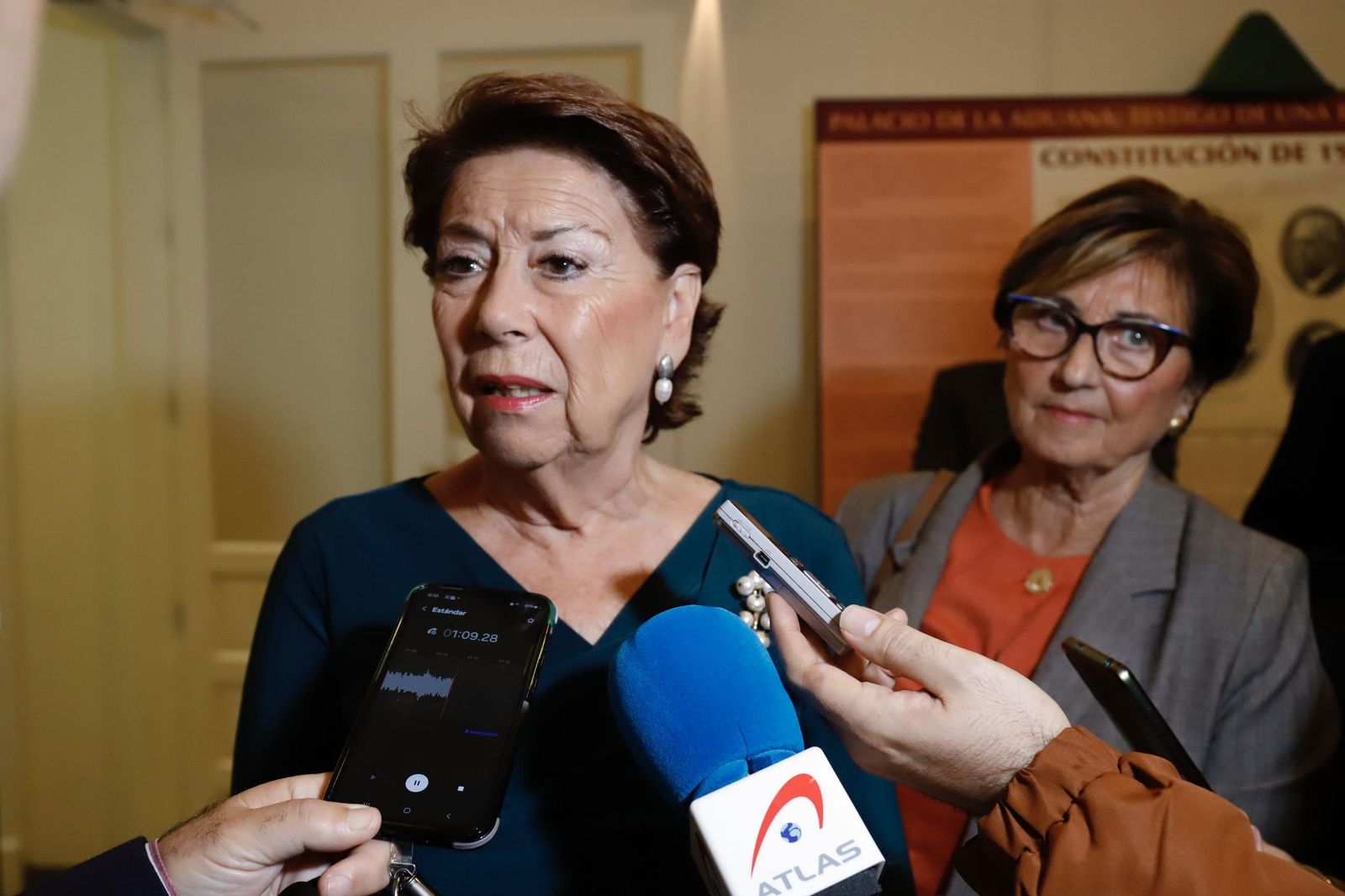 Álvarez, ante los medios, este jueves