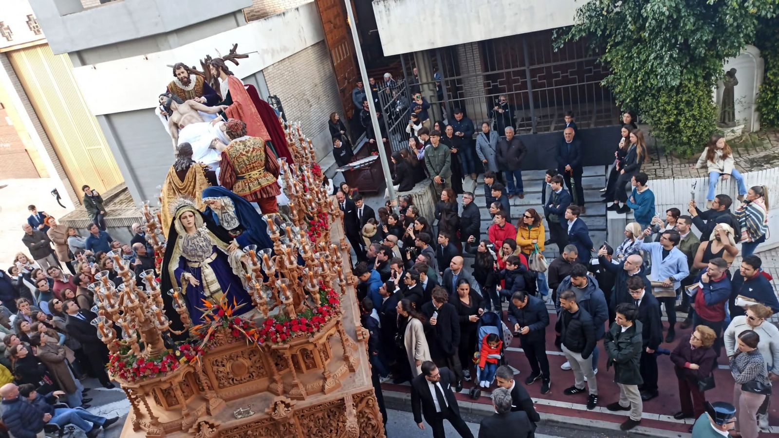 El misterio de la Mortaja, saliendo de Capuchinos.