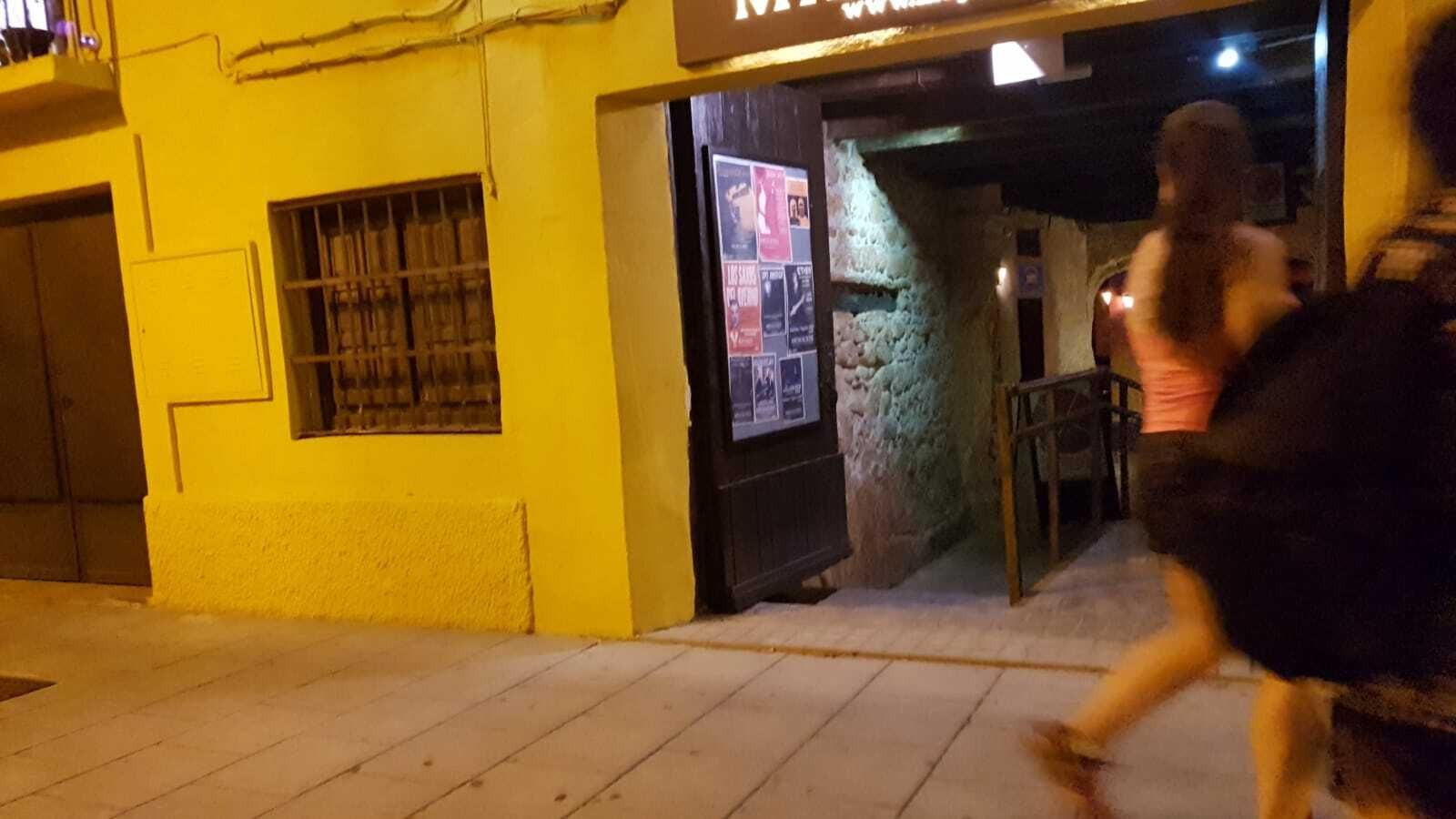 Una de las entradas de la sala Milwaukee, en El Puerto.