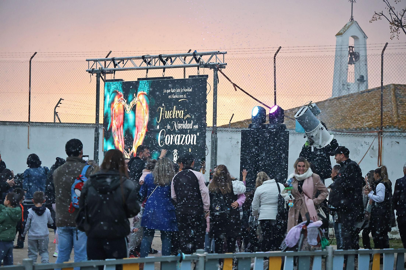 Imágenes de la nevada en el Convento de las Oblatas