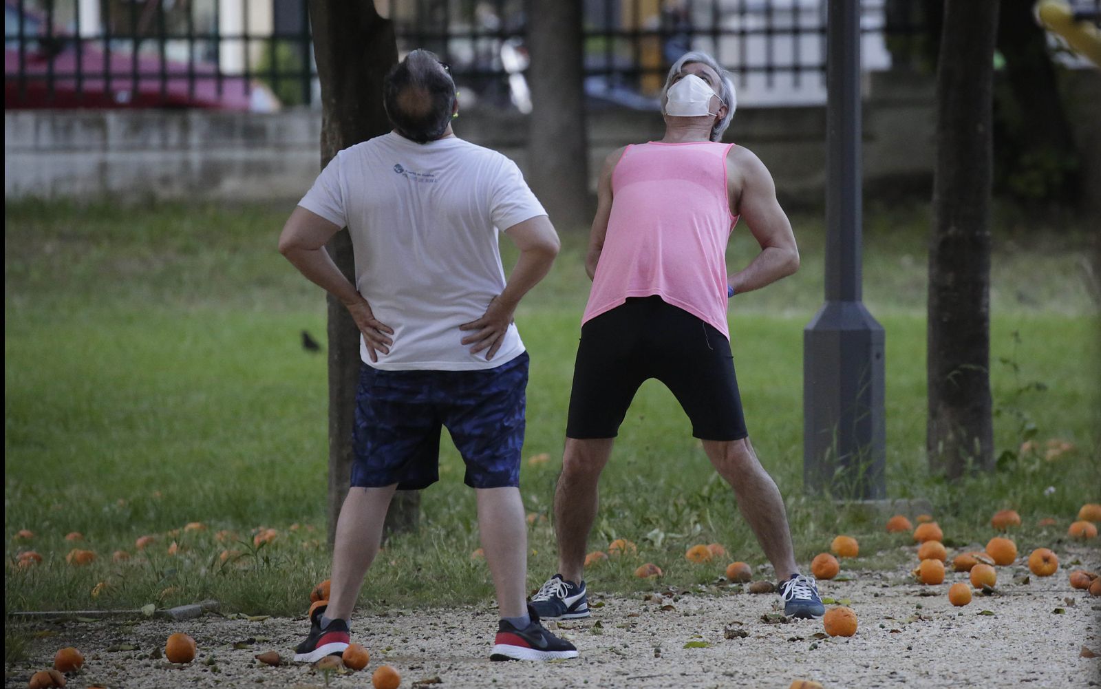 ¿Va a salir a correr o a un restaurante de Granada? Ya están en vigor las nuevas normas sobre el uso de las mascarillas