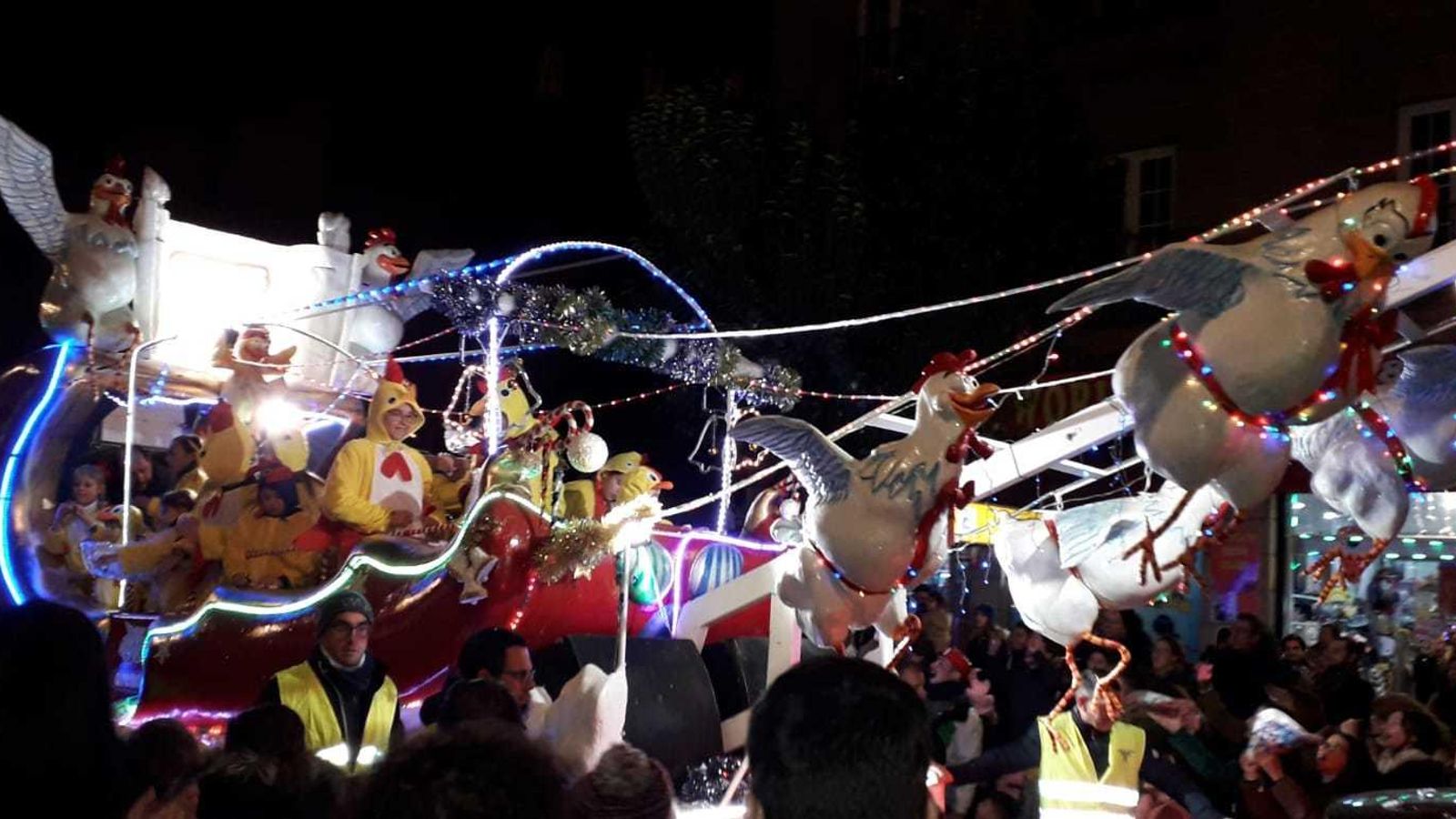 Esta carroza es una de las más animadas.