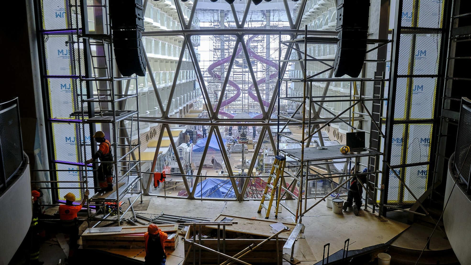 Obras en el buque 'Oasis of the Seas' Obras en el buque 'Oasis of the Seas'