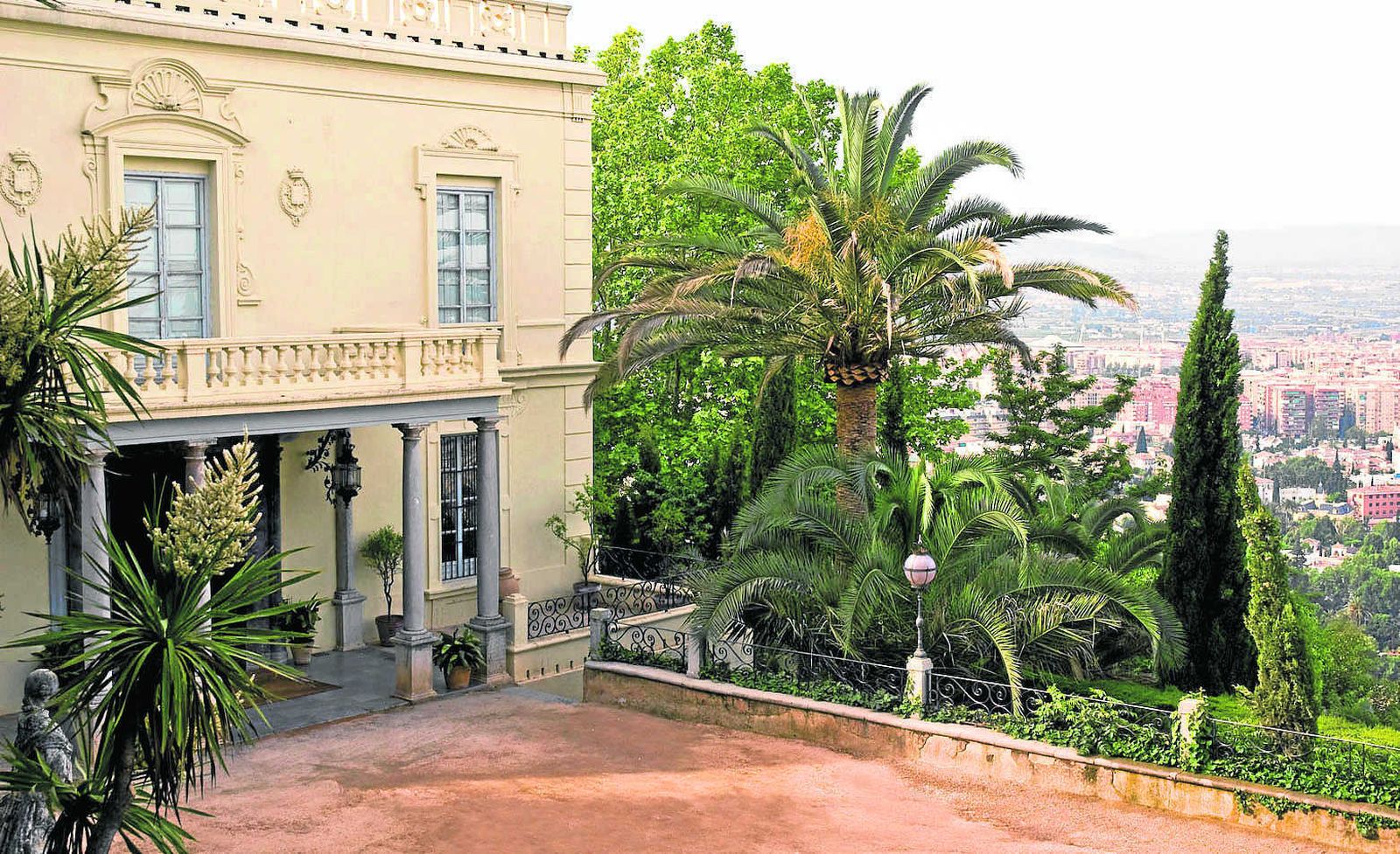 El precio para el Carmen de los Mártires varía en función del tramo horario y de si se utilizan o no los jardines.