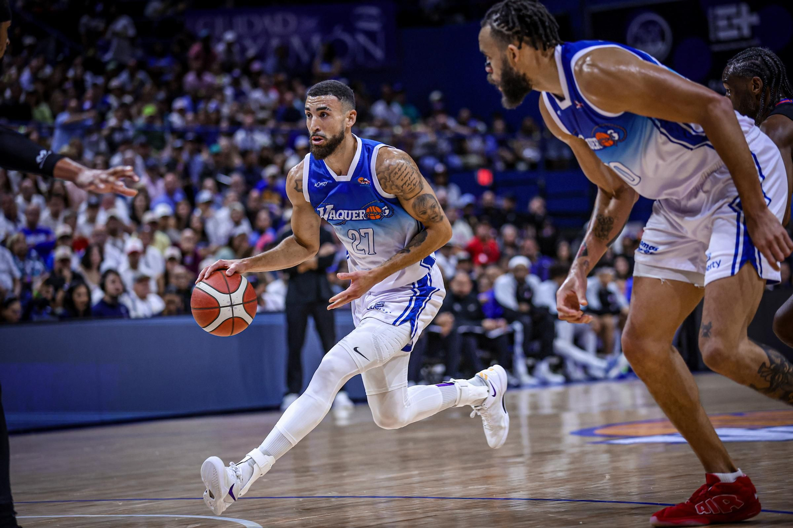 Show de Chris Duarte: 33 puntos y su equipo, a una victoria de la final