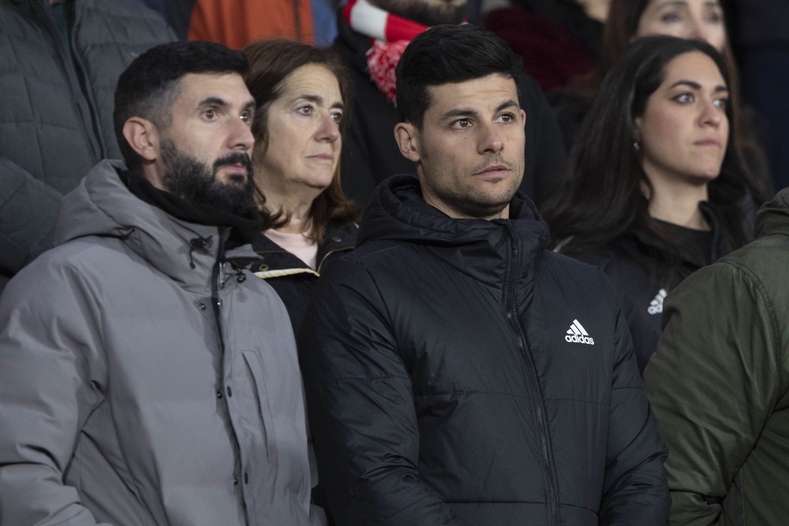 Encuéntrate en la grada de Los Cármenes en el Granada - Athletic Club