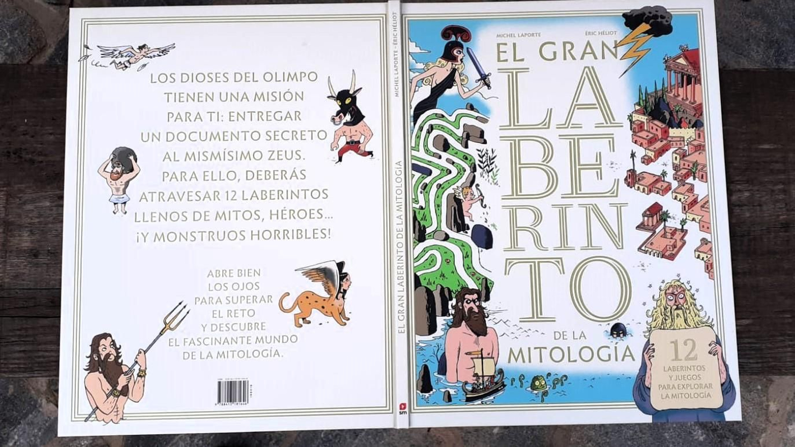 Portada y contraportada de 'El gran laberinto de la mitología'.