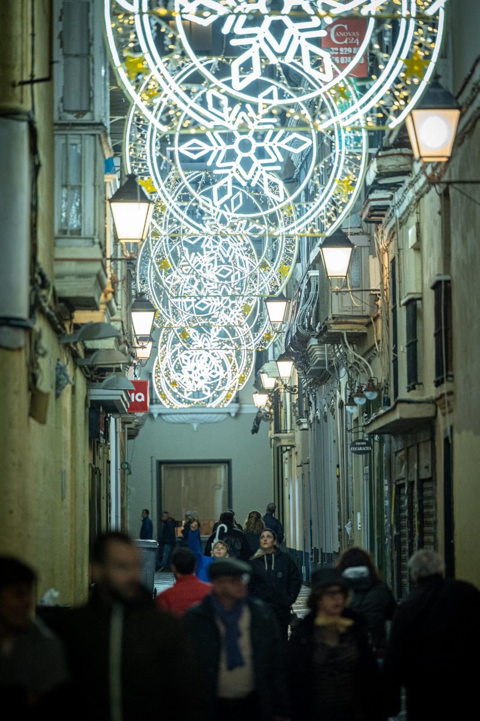 Las luces de Navidad en Cádiz, en imágenes