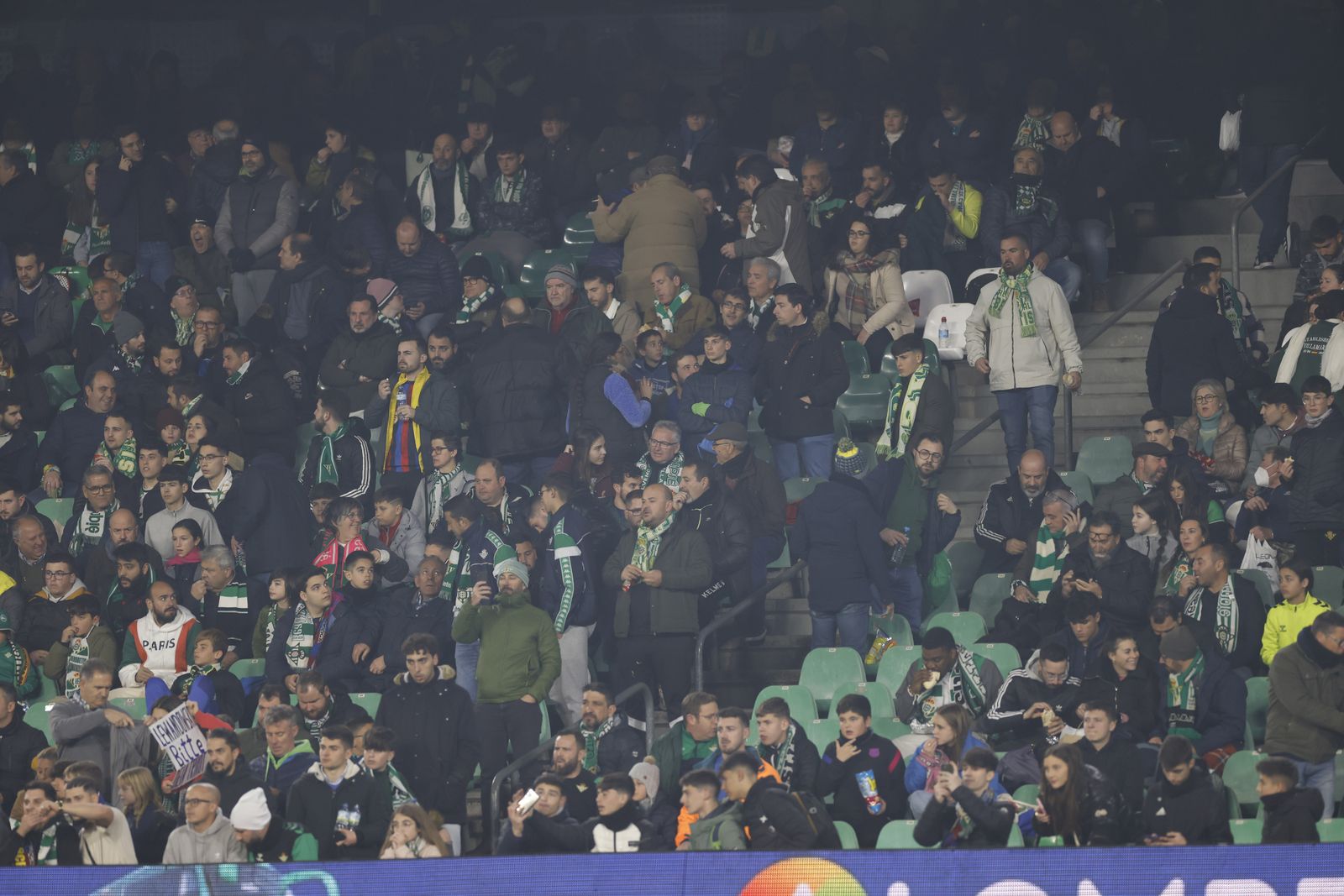 Búscate en las fotos del Betis-Barcelona