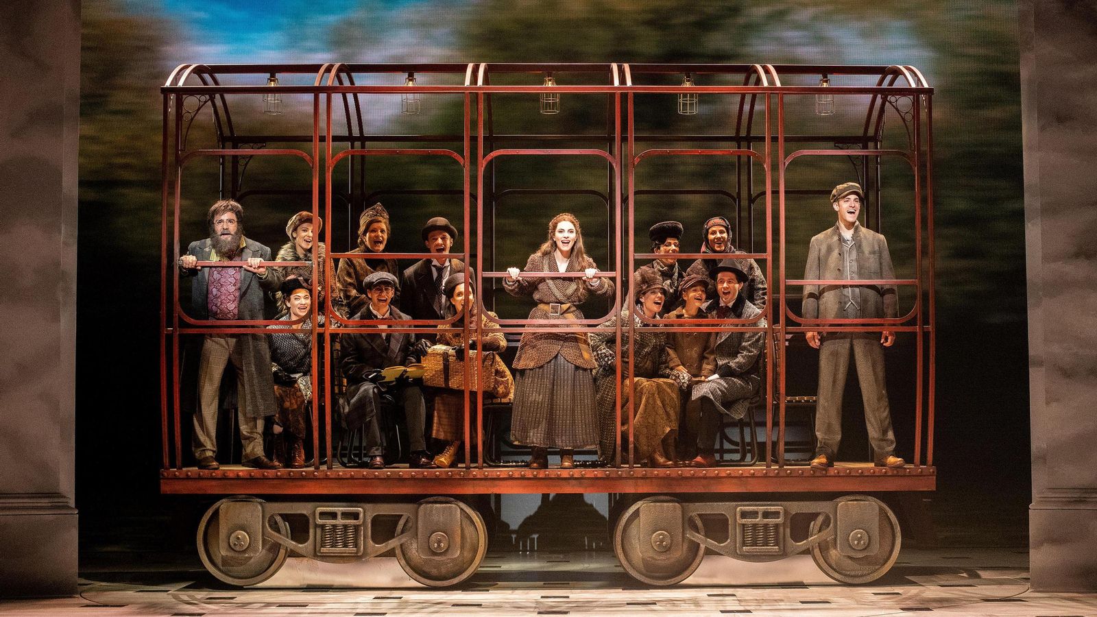 La escenografía es uno de los hallazgos de esta producción.