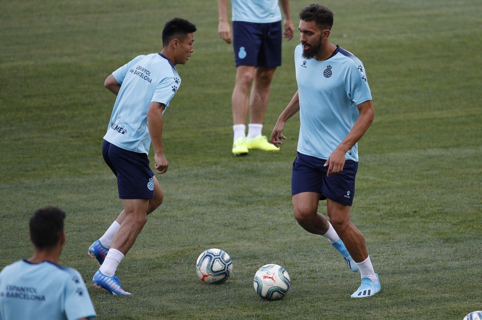 Borja Iglesias, en un entrenamiento con el Espanyol.