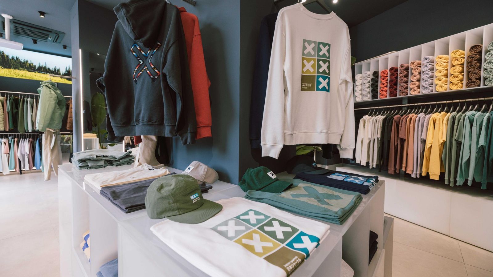 Interior de la nueva tienda de Blue Banana en Córdoba