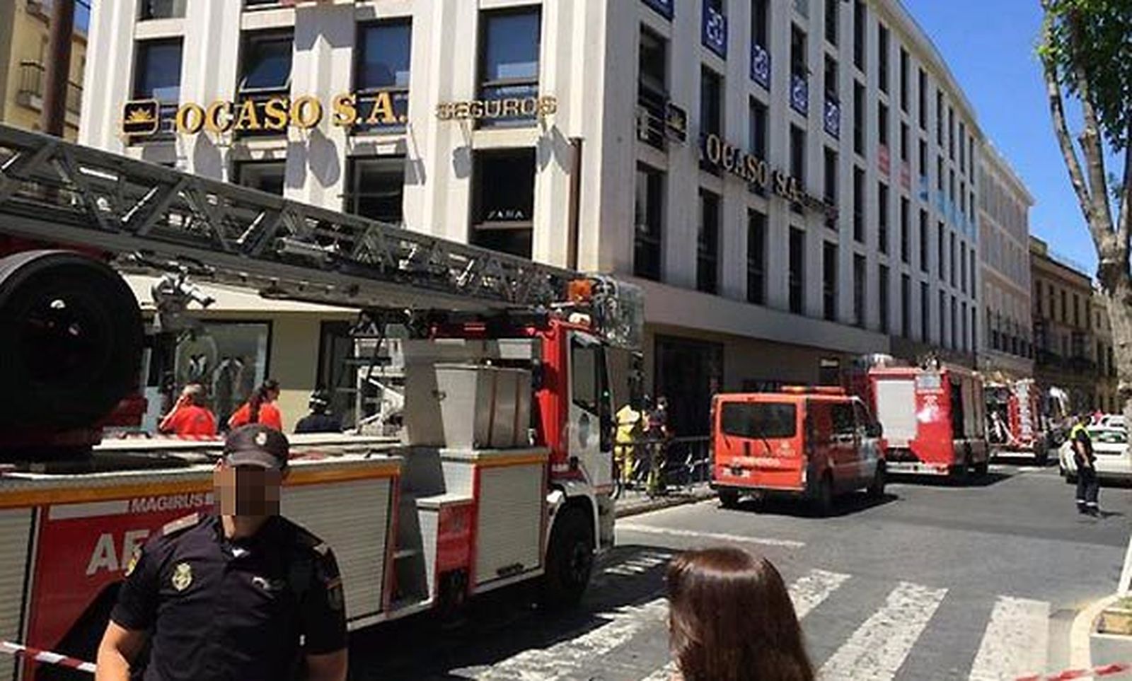 Incendio en el edificio de Zara de la Plaza del Duque