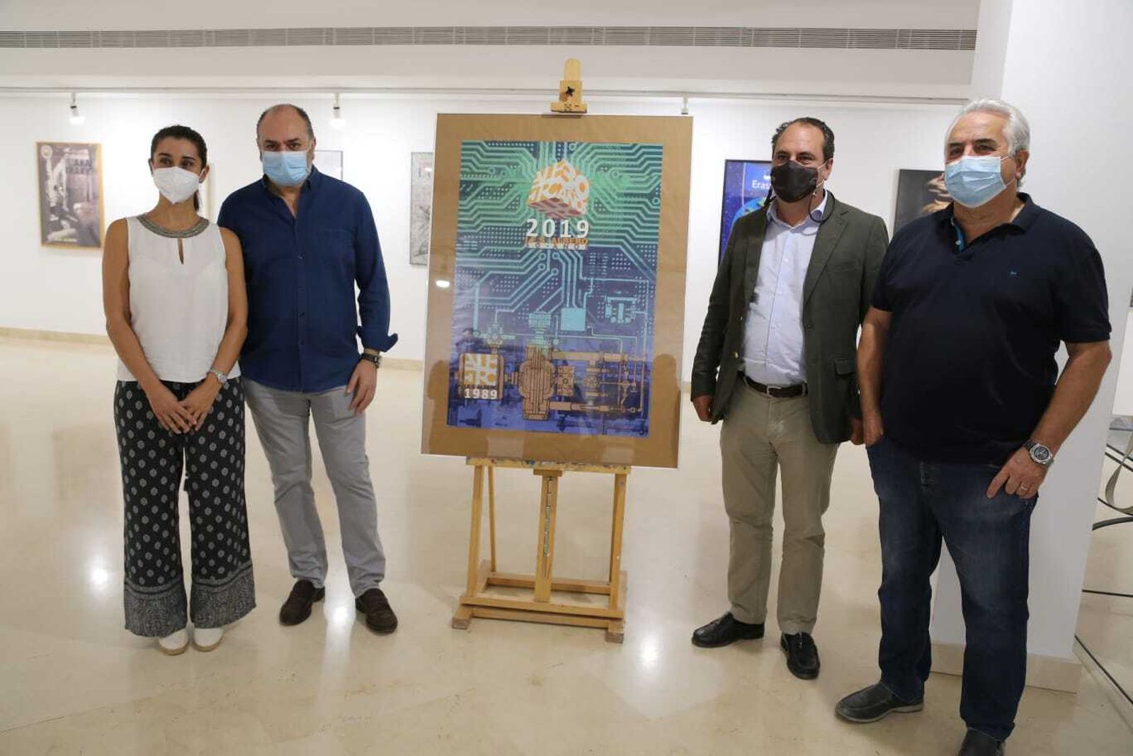 Inauguración de la exposición por los 30 años del IES Albero de Alcalá de Guadaíra, en la Casa de la Cultura.