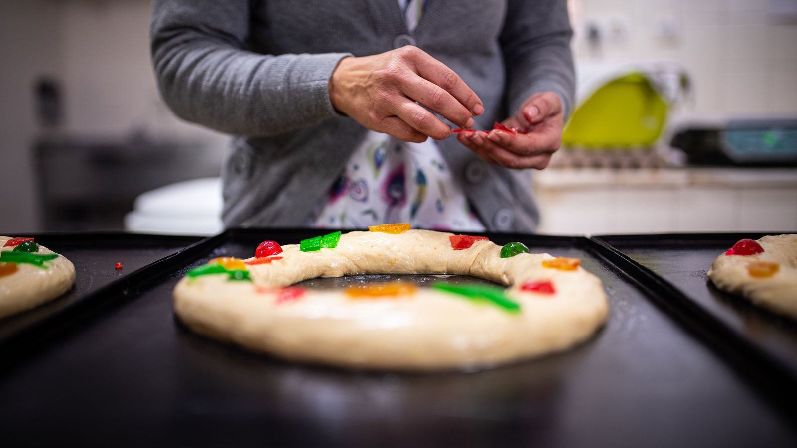 Elaboración del tradicional roscón de Reyes