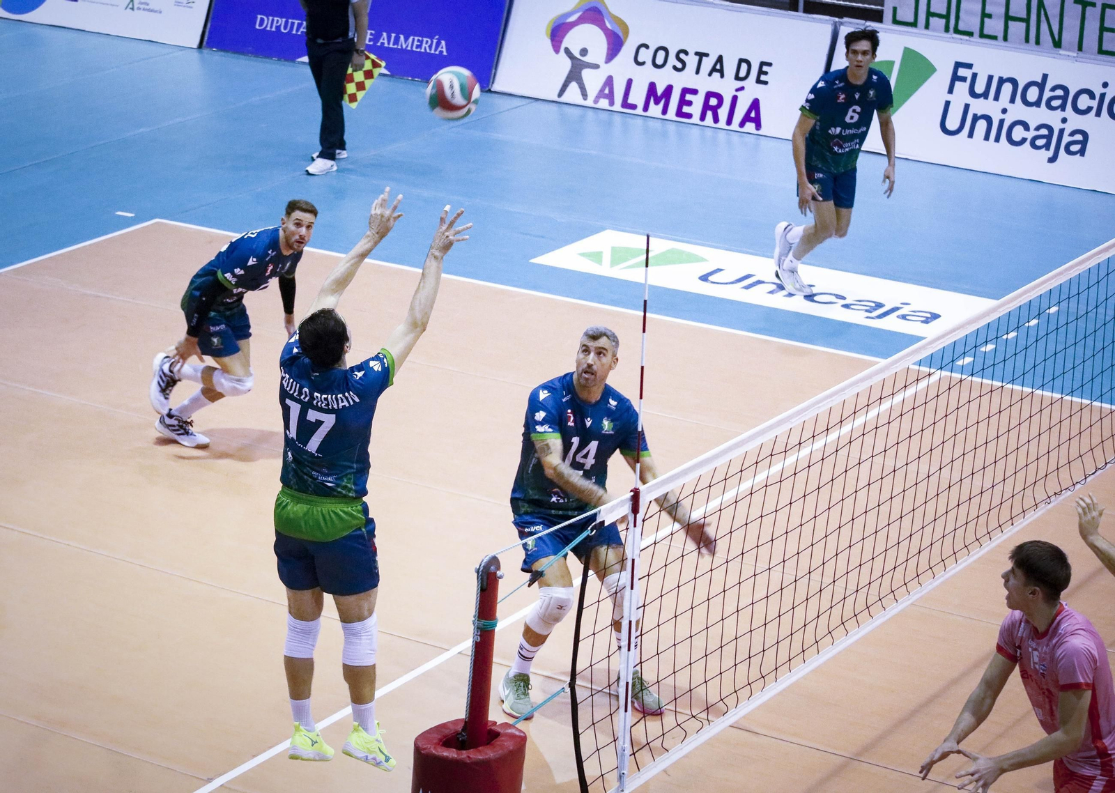 Unicaja Costa de Almería-Arenal Emeve de la Superliga, en imágenes