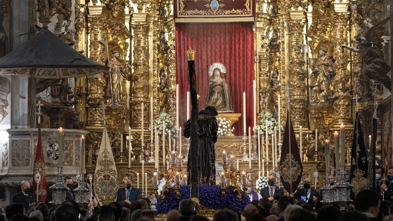 El vía crucis extraordinario de la Candelaria, en imágenes