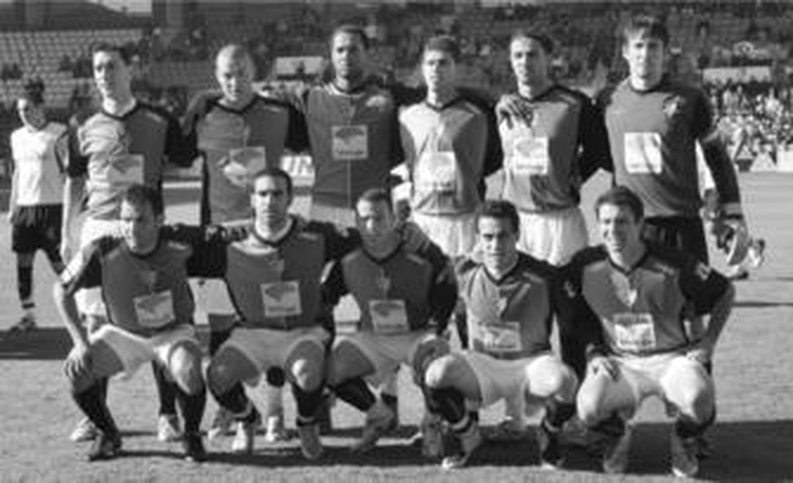 Formación inicial que presentó el equipo malaguista en su enfrentamiento con el Salamanca en el estadio Helmántico.