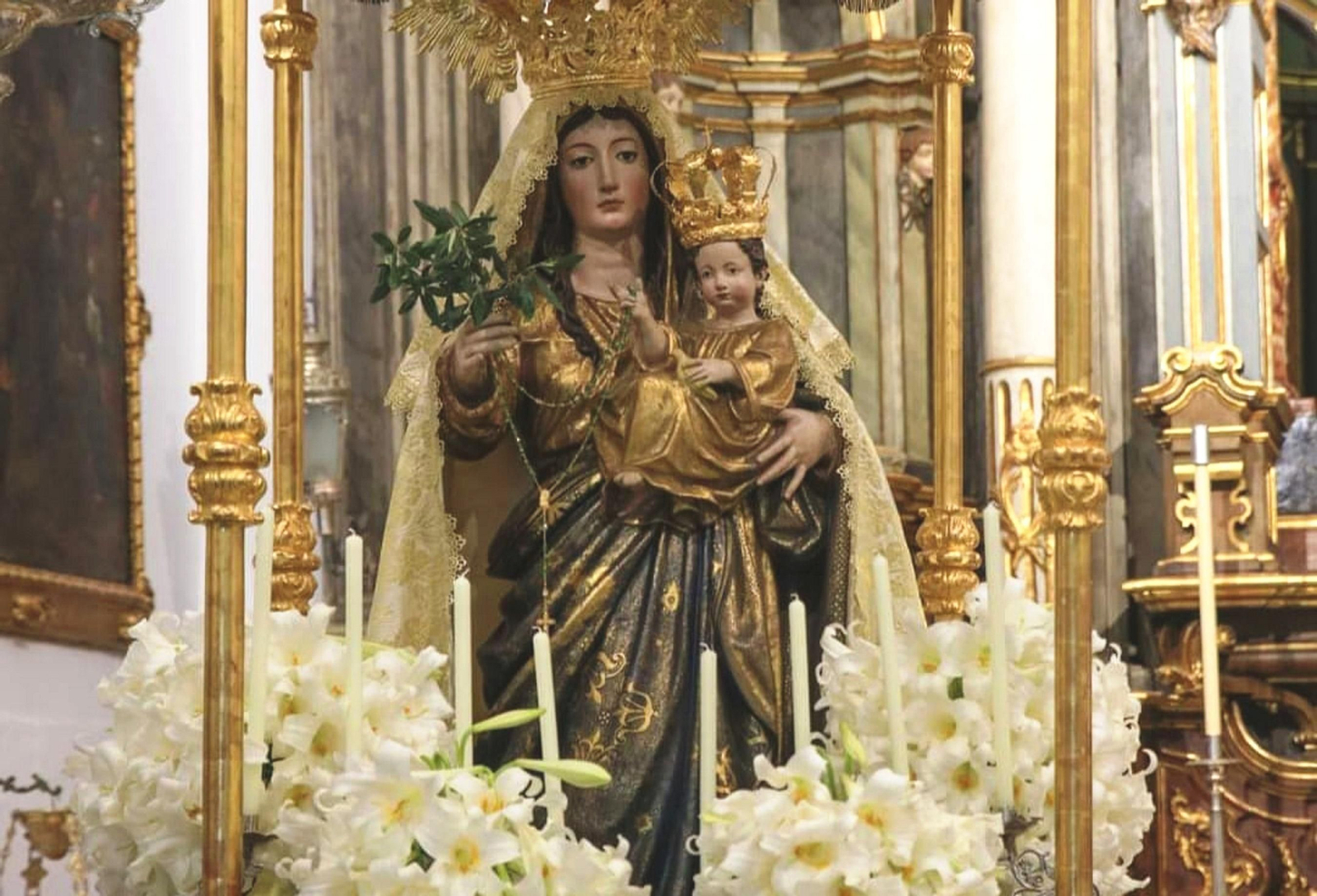 La imagen de la Patrona de Vejer será trasladada en un pequeño paso a hombros de muchos devotos.