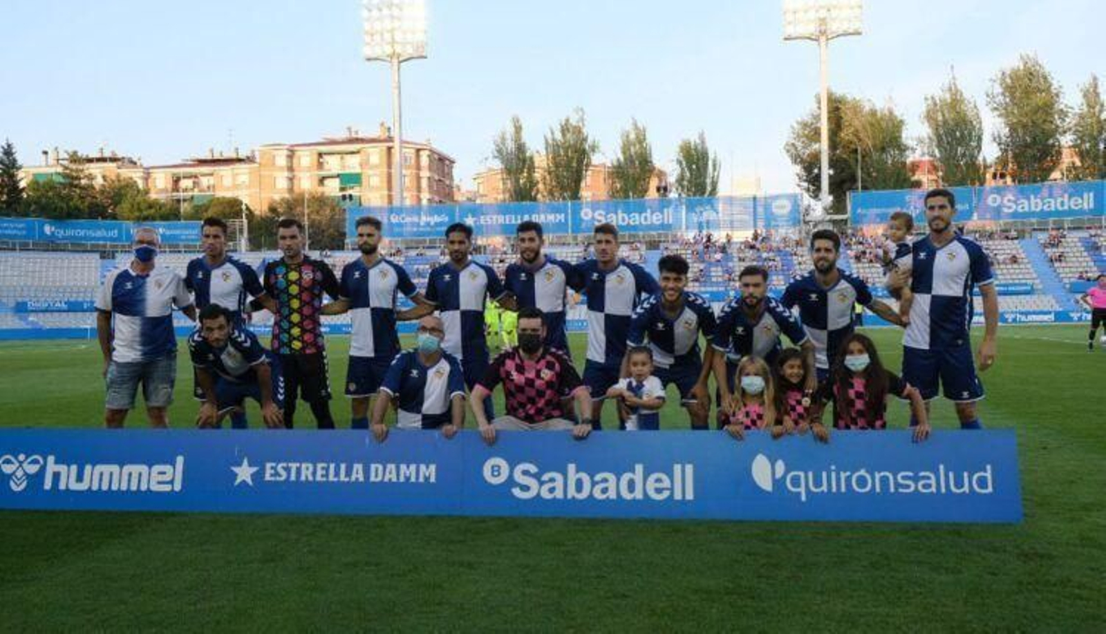 El CE Sabadell, antes de uno de sus amistosos de pretemporada