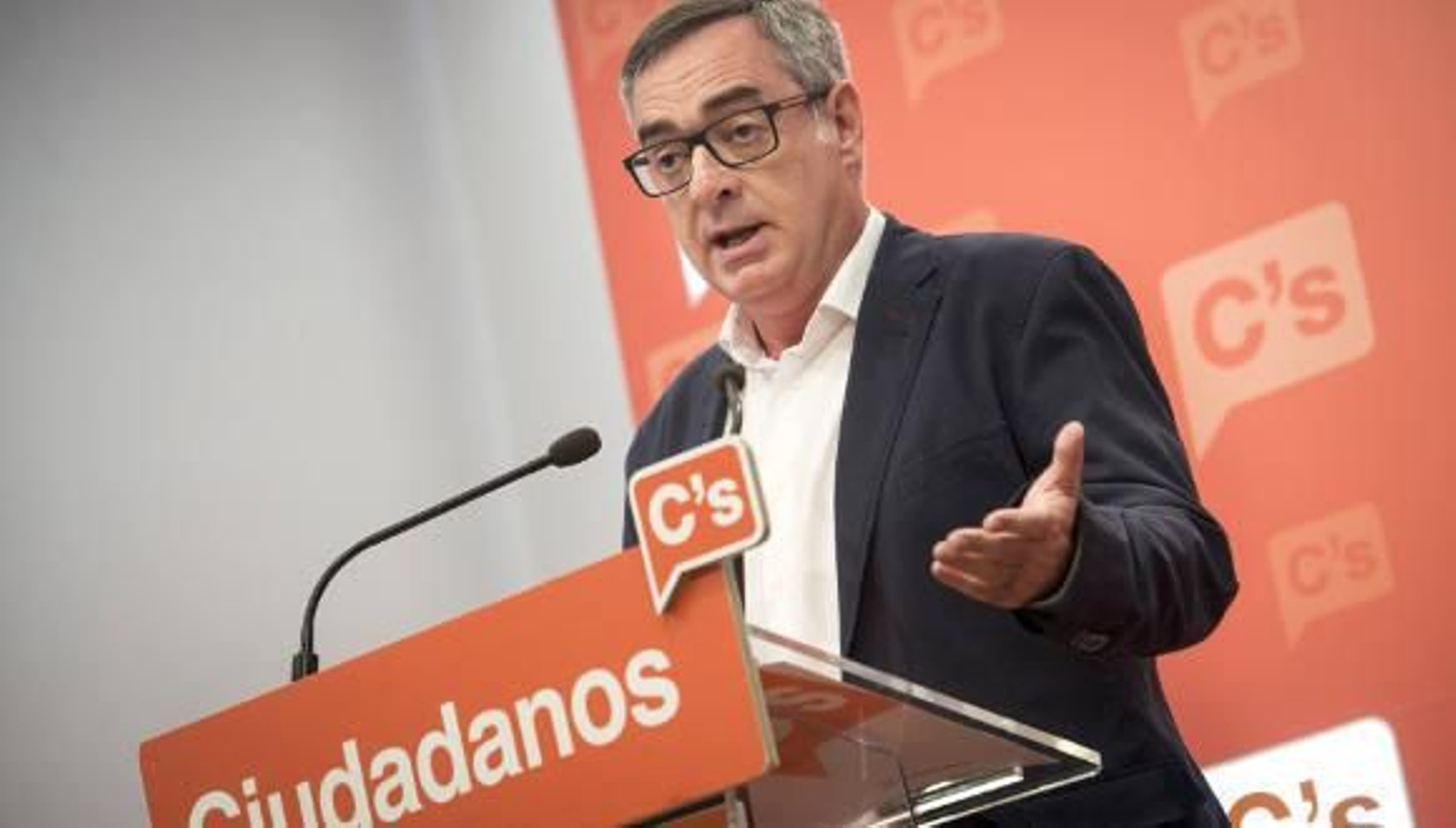 C's niega estar negociando con el PP y avisa a Rajoy de que no puede "huir"otra vez