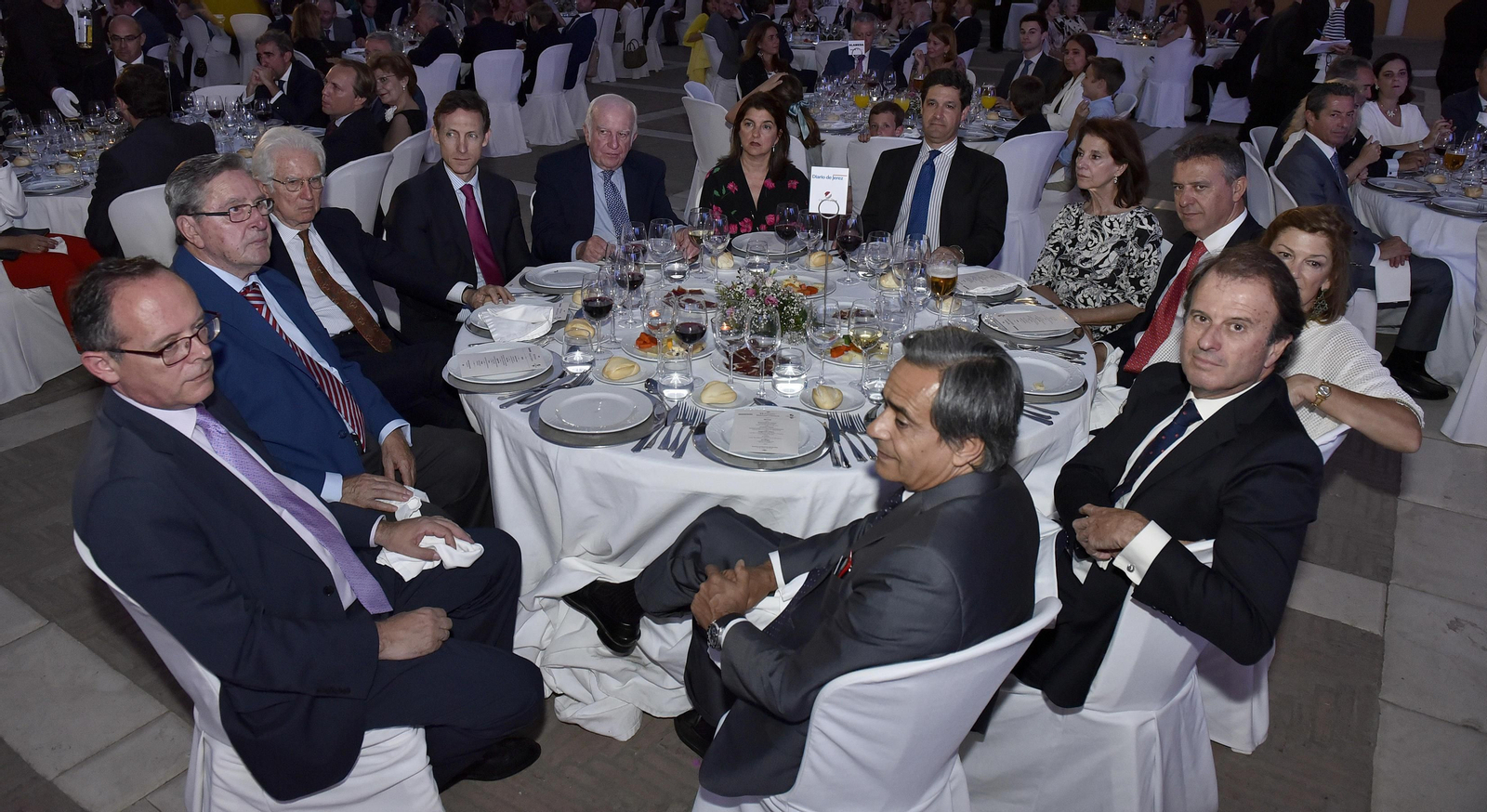 Felipe Granados, Fernando Faces, Rafael Atienza, Luis Sánchez Manzano, Carlos Oriol, Julia Cruzado, Leopoldo Parias, Isabel León, Francisco Arteaga, Flavia Milans, Ignacio Osborne y Jesús Sánchez-Lambas.