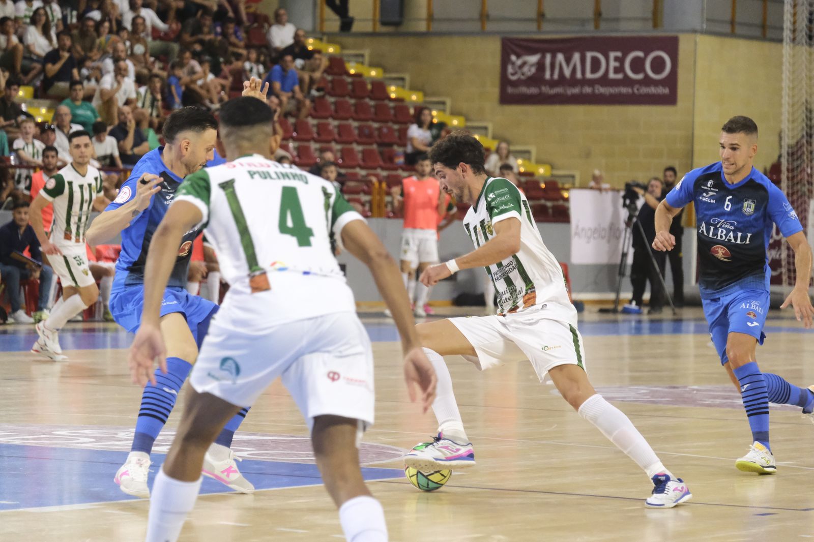 La victoria del Córdoba Futsal ante el Viña Albali Valdepeñas, en imágenes
