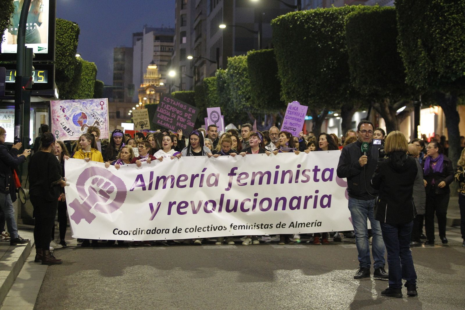 Fotogalería manifestación Día Internacional de la Mujer en Almería