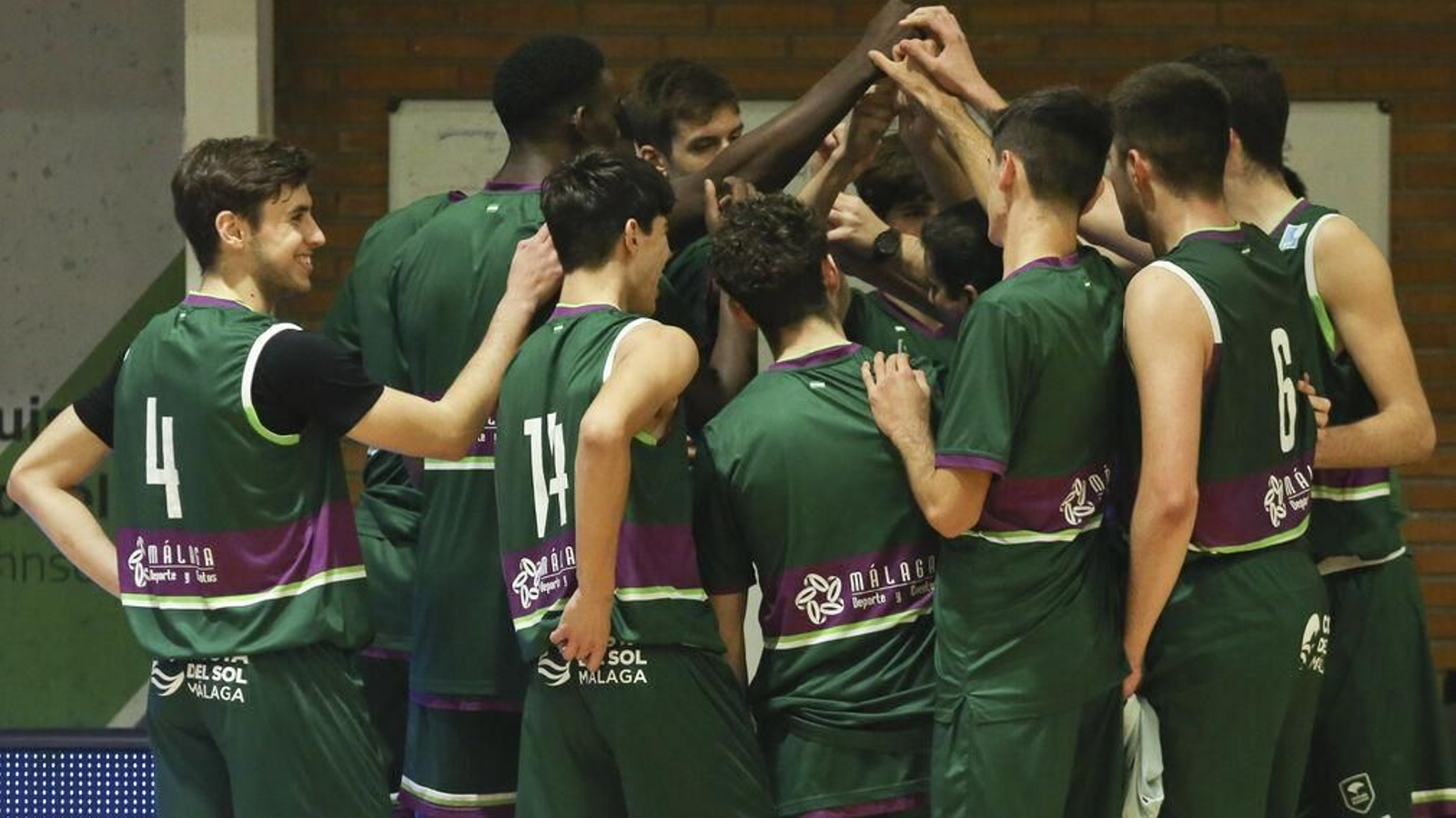 Tiempo muerto del junior masculino en Los Guindos.