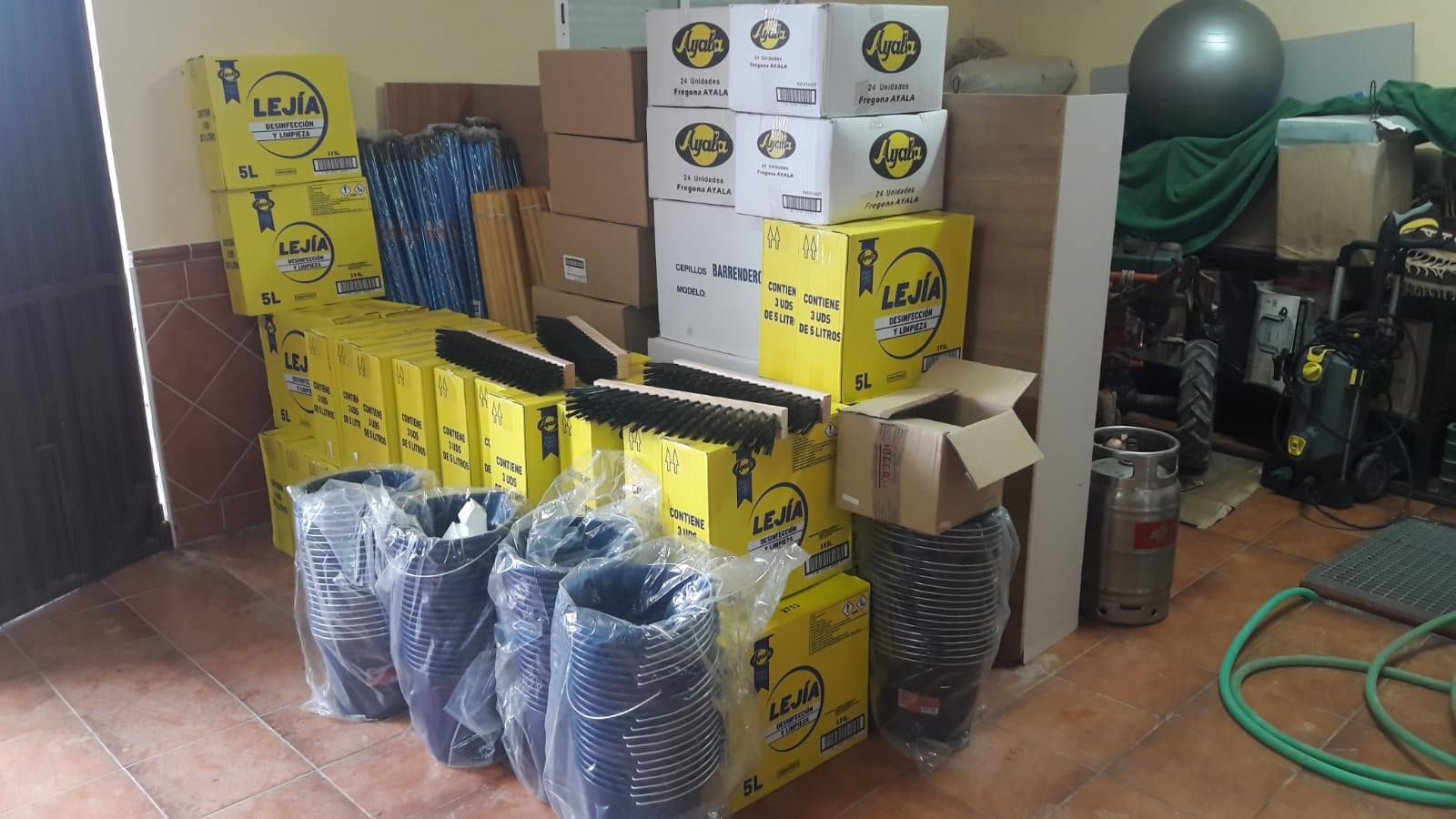 Material de limpieza recogido.