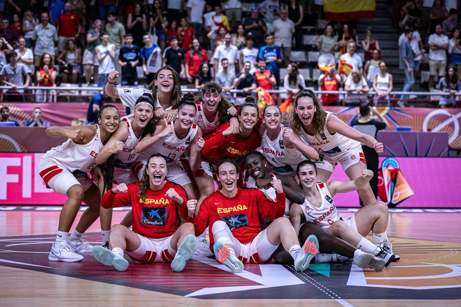 Las jugadoras españolas celebran.