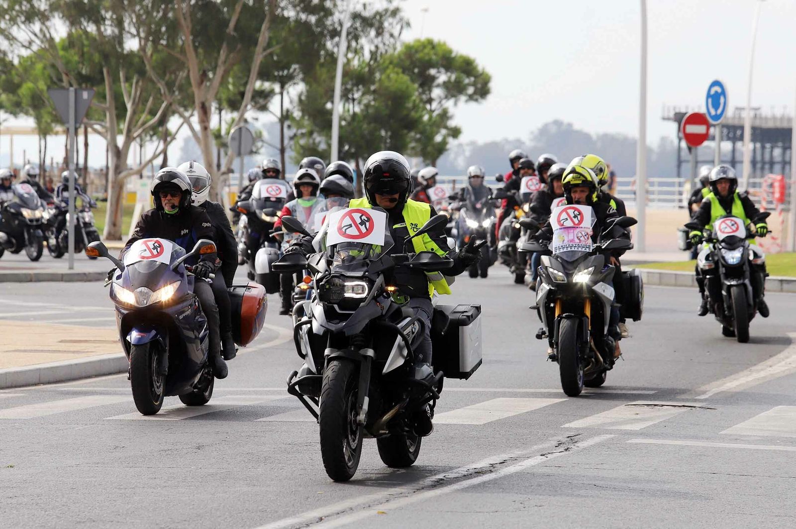 Imágenes de la concentración de motoristas por la seguridad