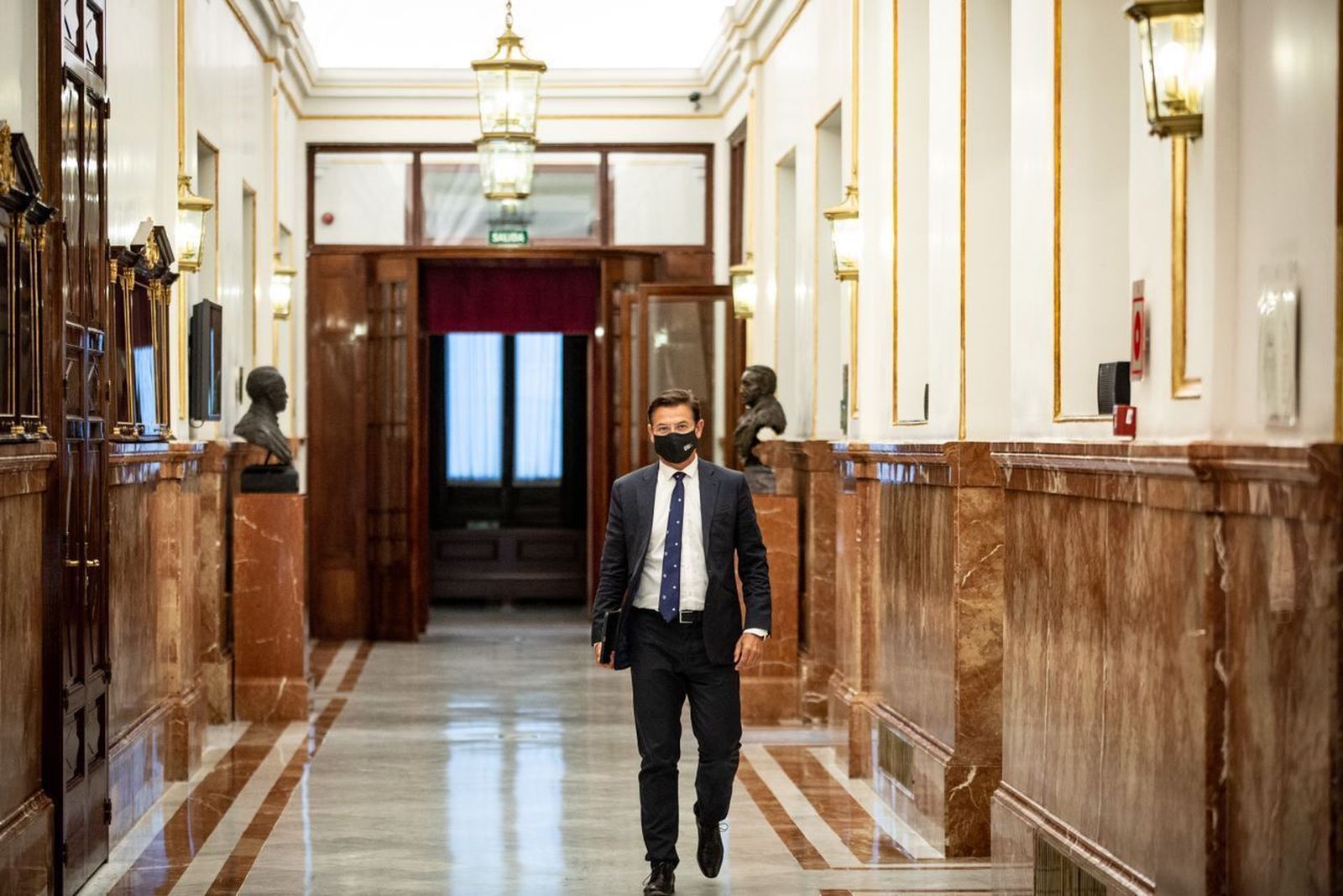 El alcalde de Granada valora la "derrota" del Gobierno por el municipalismo en el reparto de fondos