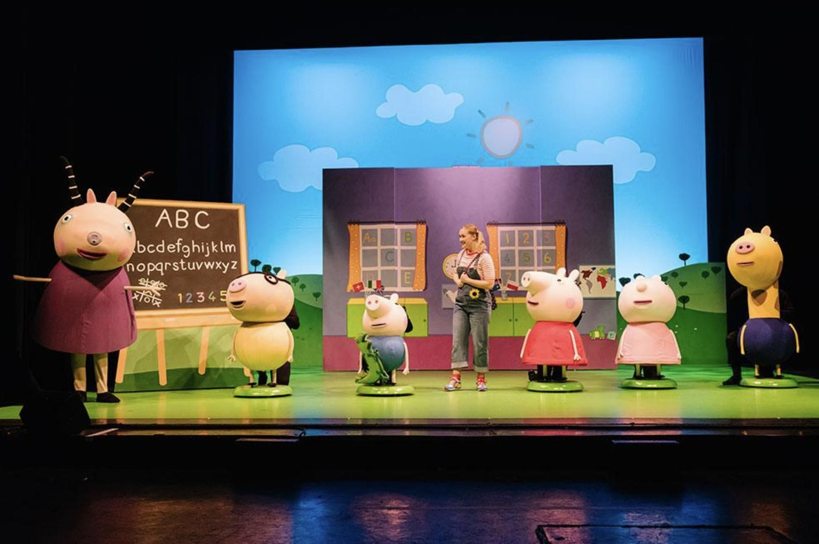 El personaje Peppa Pig aterriza en Granada gracias a un espectáculo muy especial