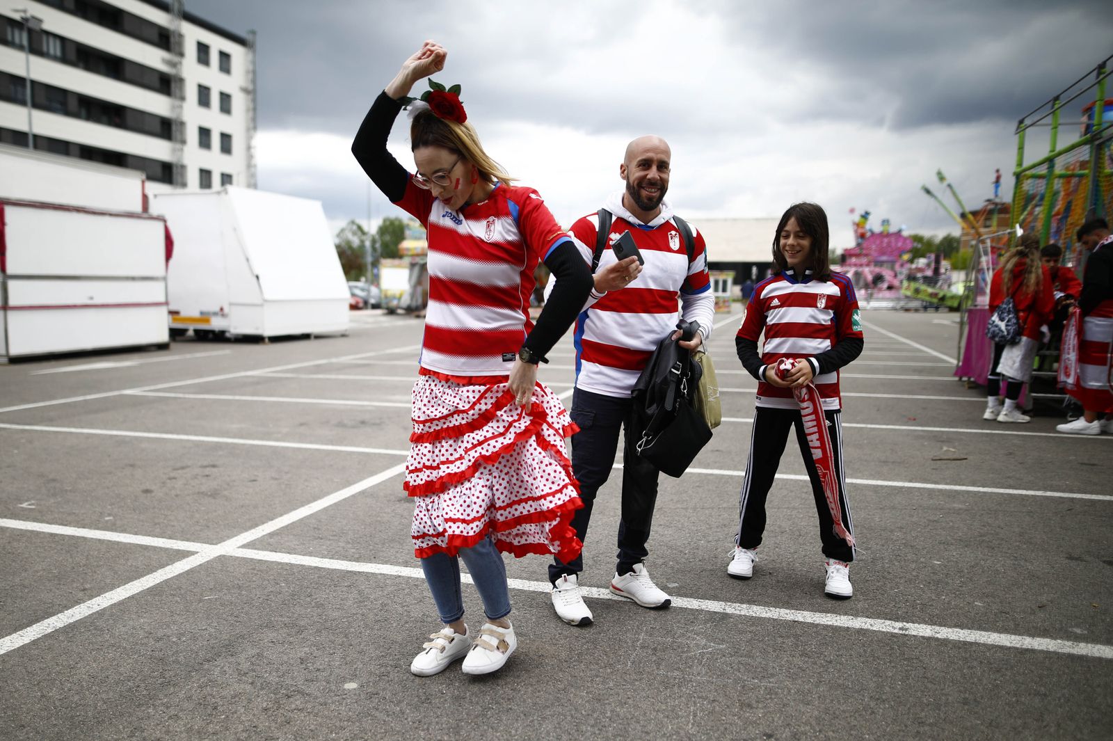 Así fue el recibimiento al Granada CF en el campo del Mirandés