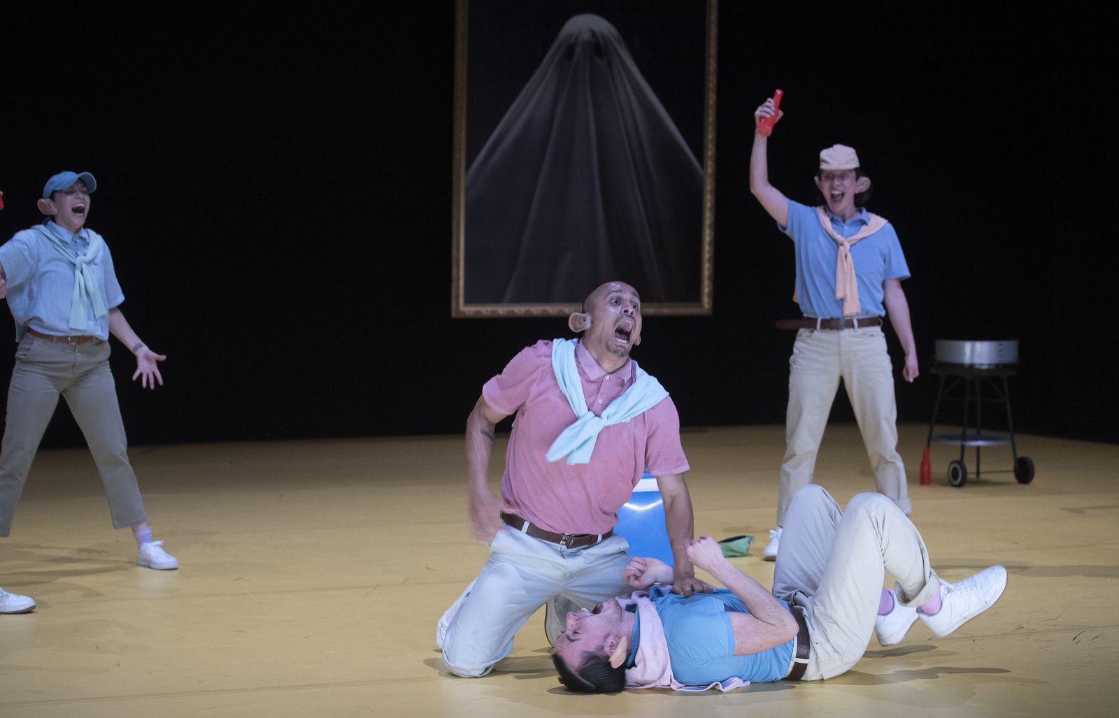 Imágenes del pase gráfico de la obra de La Resentida Oasis de la impunidad