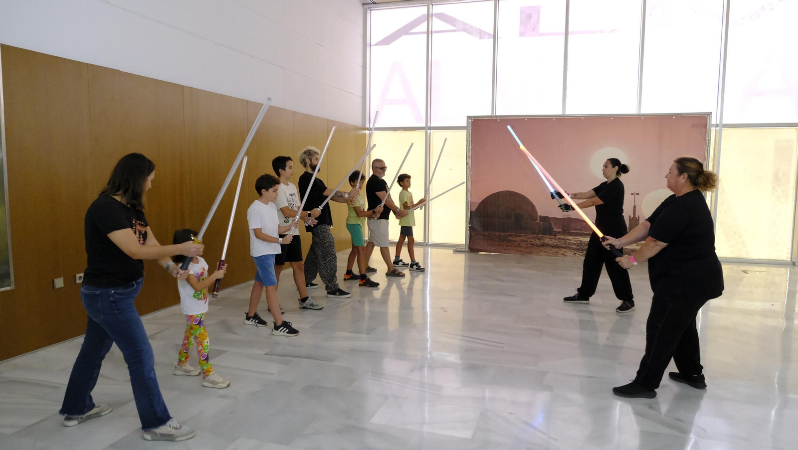 Inauguración del Salón Mangafest en el Palacio de Congresos de El Toyo, en fotos