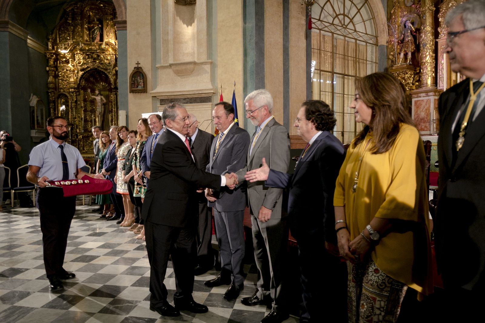 Representantes diplomáticos de la comunidad iberoamericana reciben una distinción conmemorativa