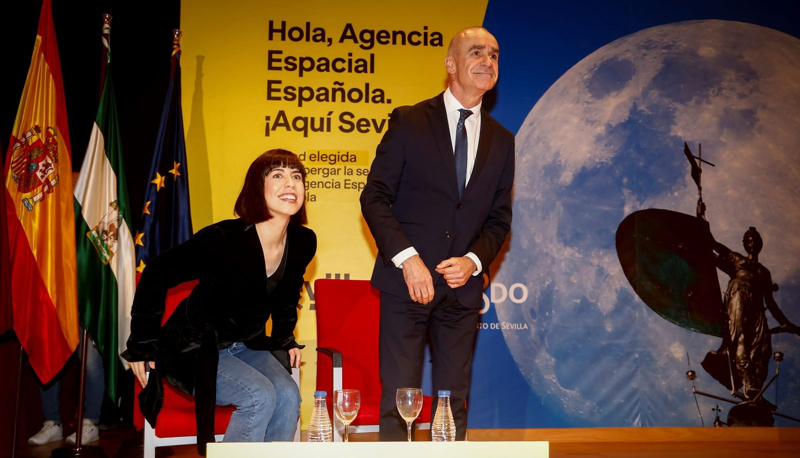 La ministra Diana Morant y el entonces alcalde Antonio Muñoz, en un acto tras la elección de Sevilla.
