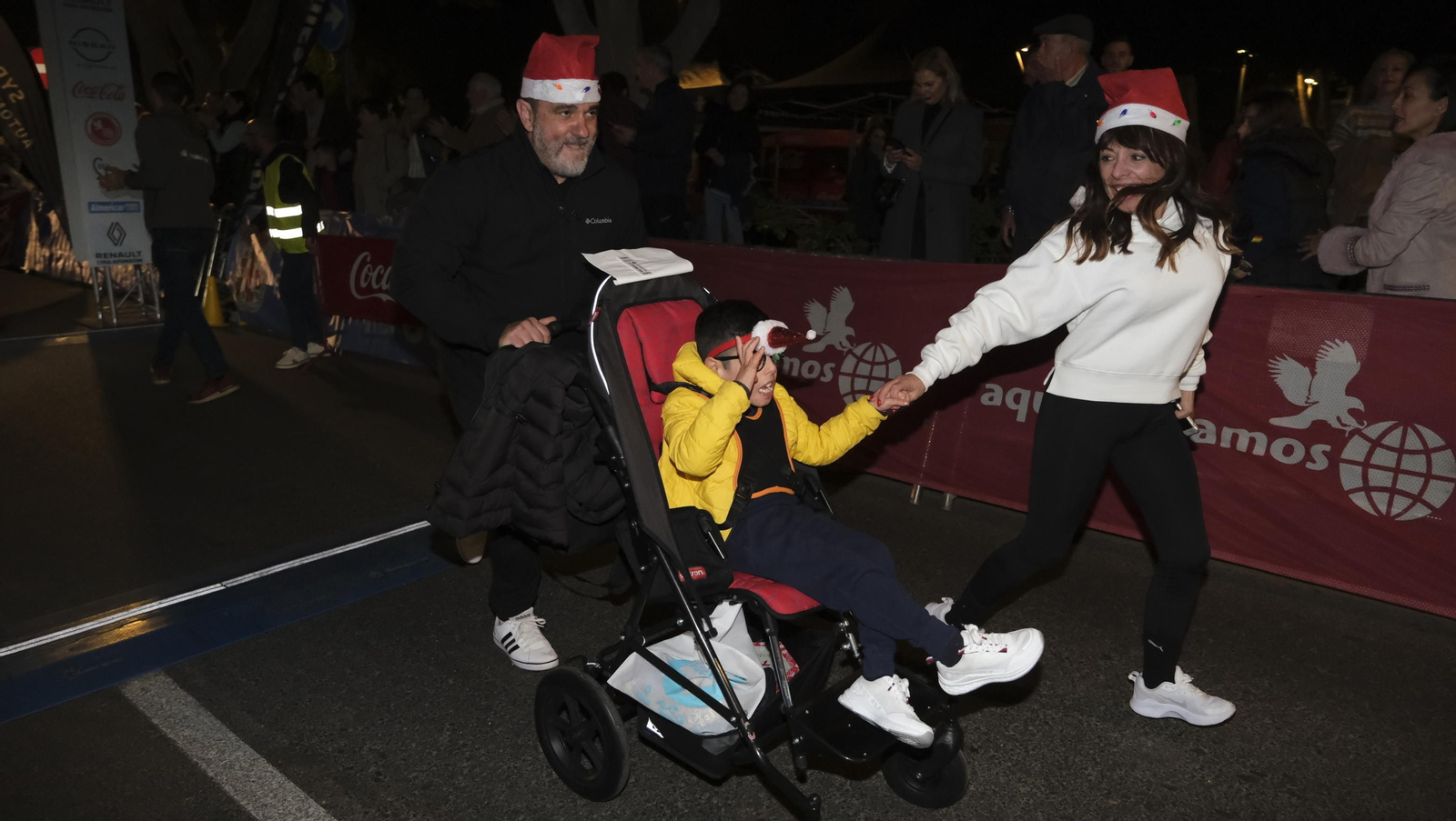 Imágenes de la XIV edición de la San Silvestre de Almería