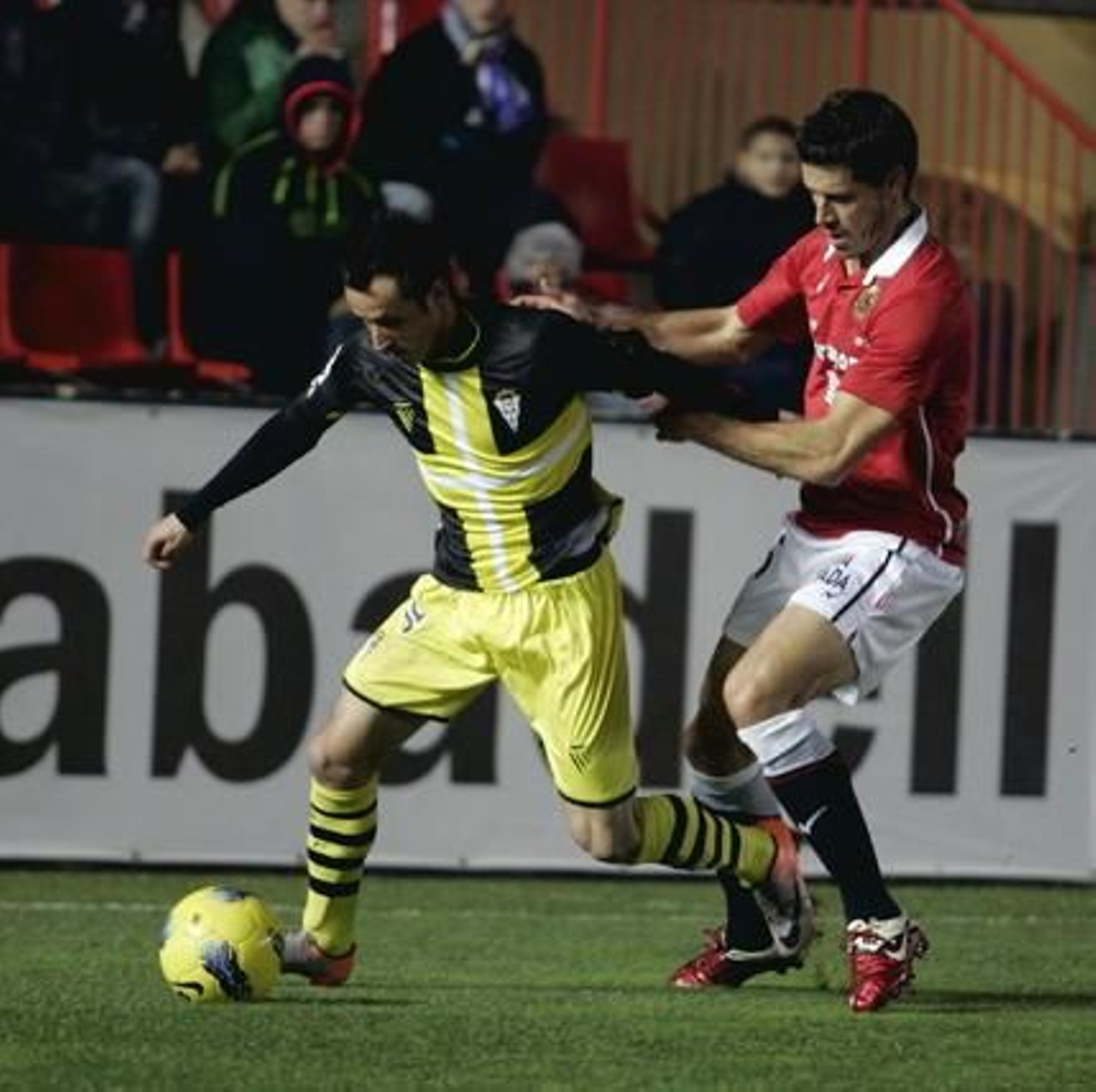 El Córdoba empata ante Tarragona pese a acabar con uno menos (0-0). / LOF