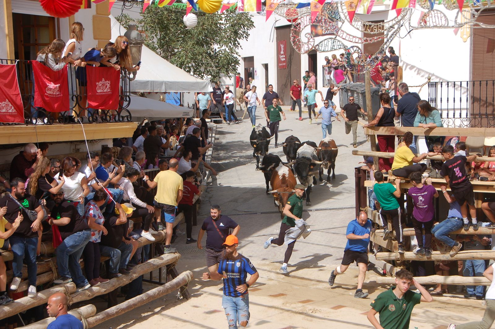 Entrada de la Plaza de Castril durante los encierros.