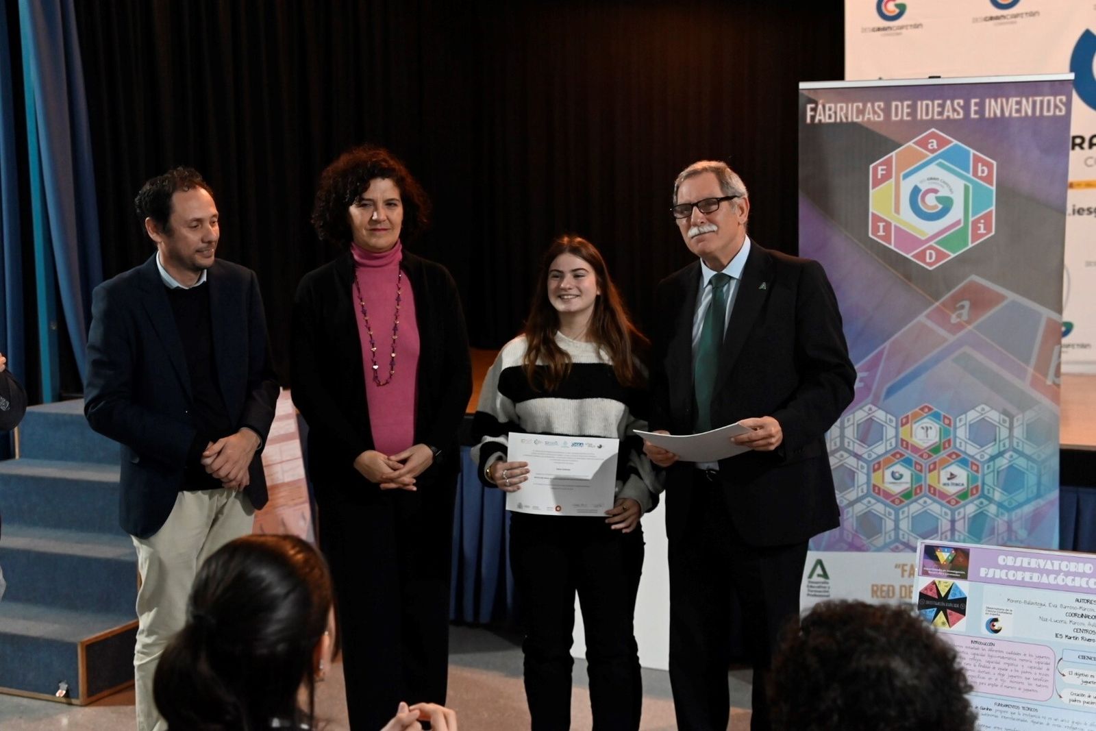 La entrega de los premios científicos al alumnado del instituto Gran Capitán de Córdoba, en imágenes