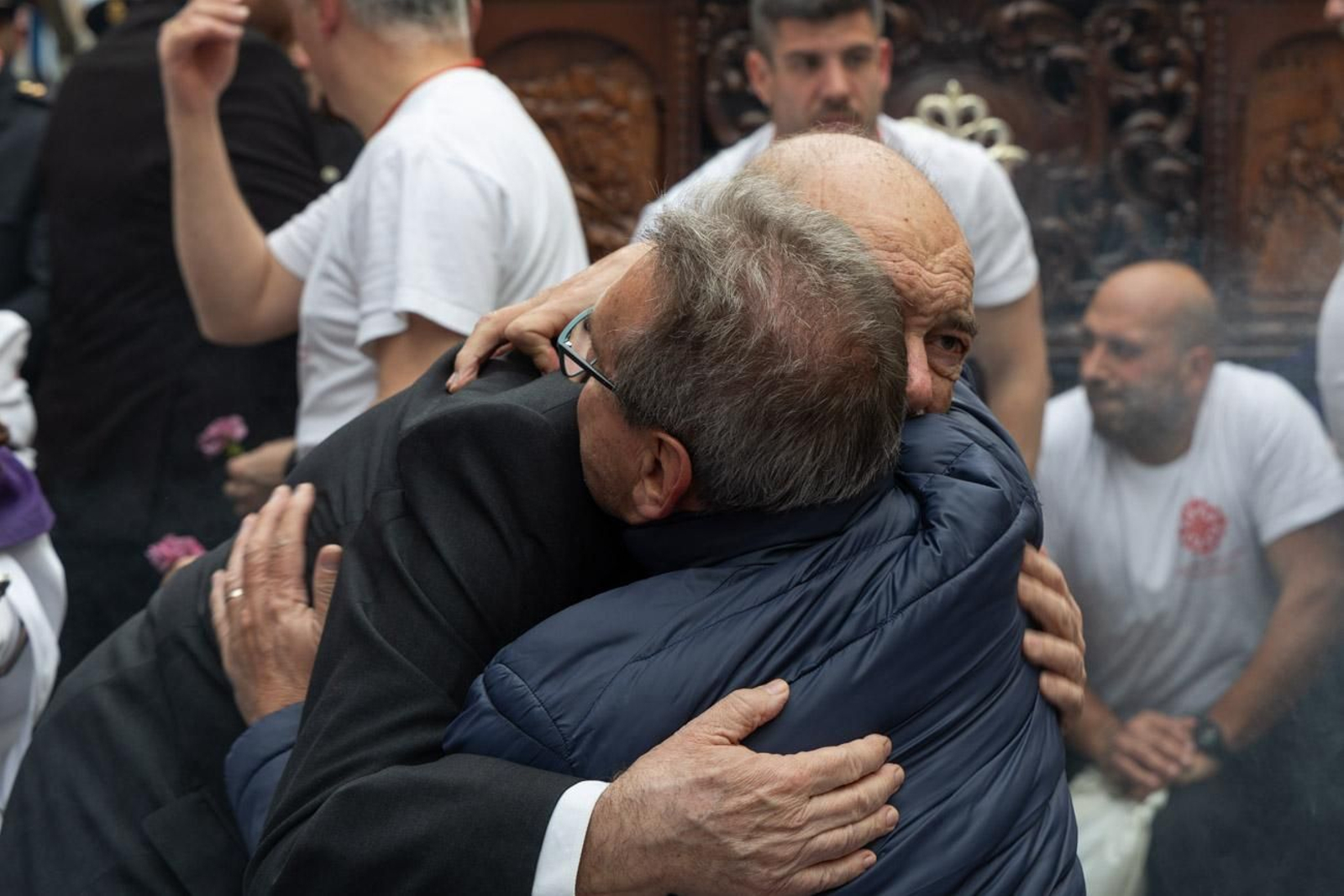 La temida lluvia impide el desarrollo normal de este Martes Santo